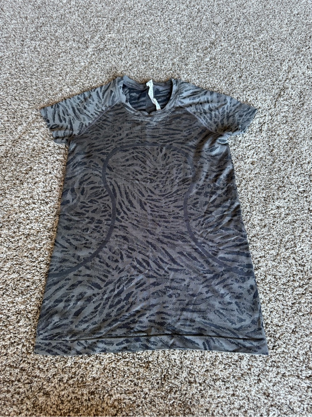 lululemon athletica Short Sleeve Tee - Gray Animal Print